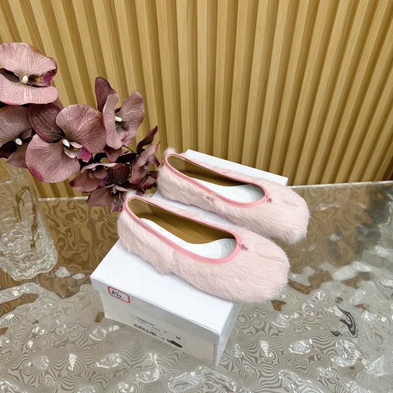 Other flat shoes